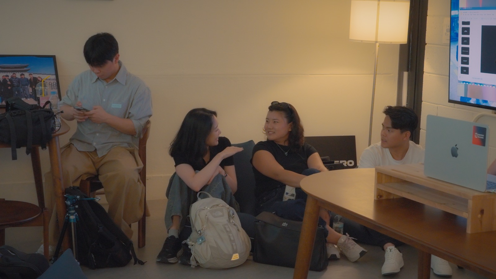 Founders talking during a batch session